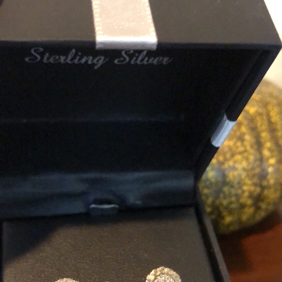 1/10 Carat TW Diamond Halo Stud Earrings - Picture 4 of 7